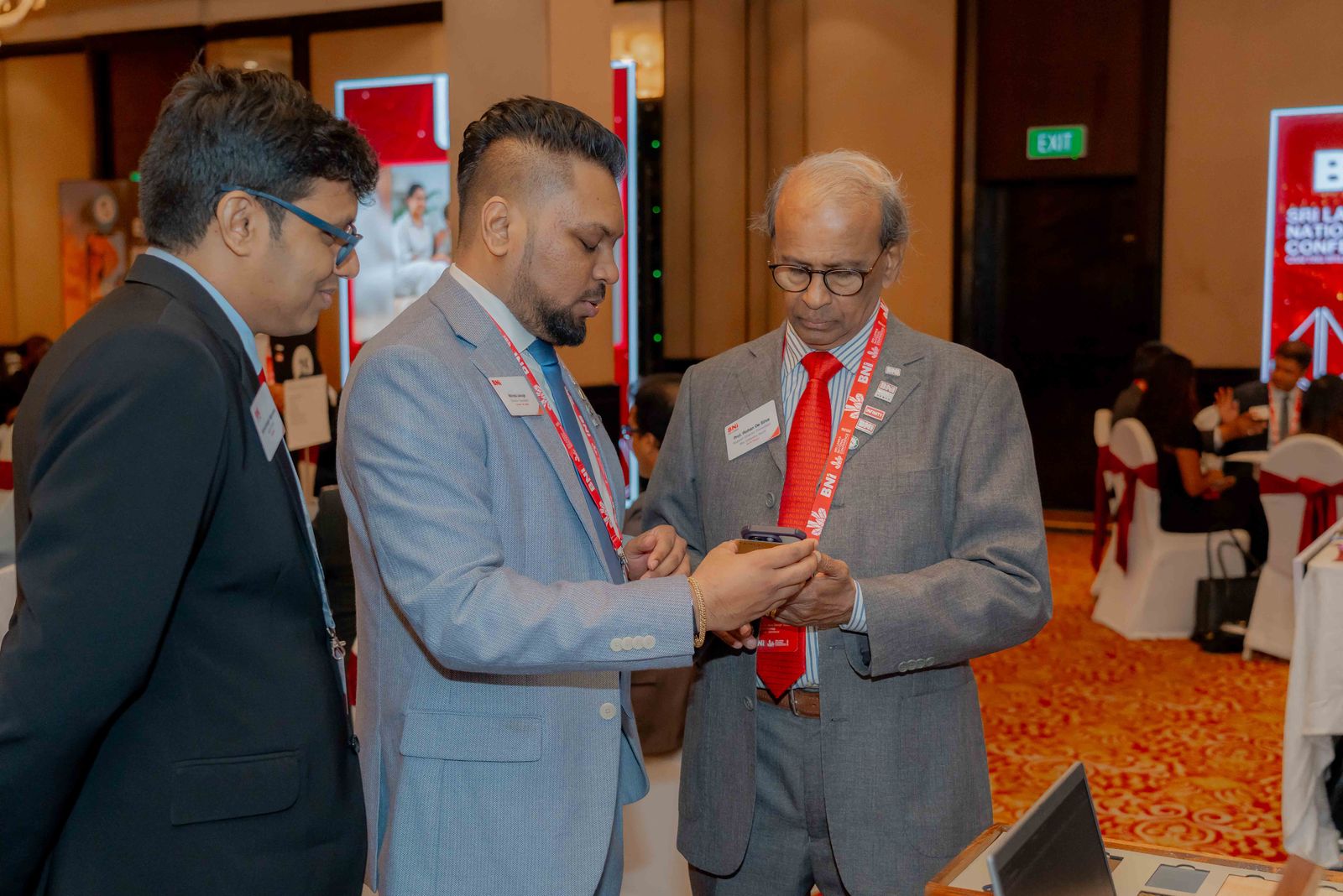 A live TapID demo with a BNI member at the National Conference